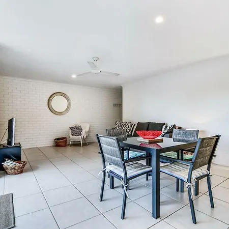 2 Bedroom Unit Mooloolaba- Walk To The Beach Exterior photo
