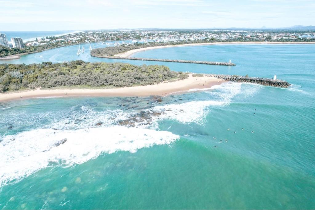 2 Bedroom Unit Mooloolaba- Walk To The Apartment *