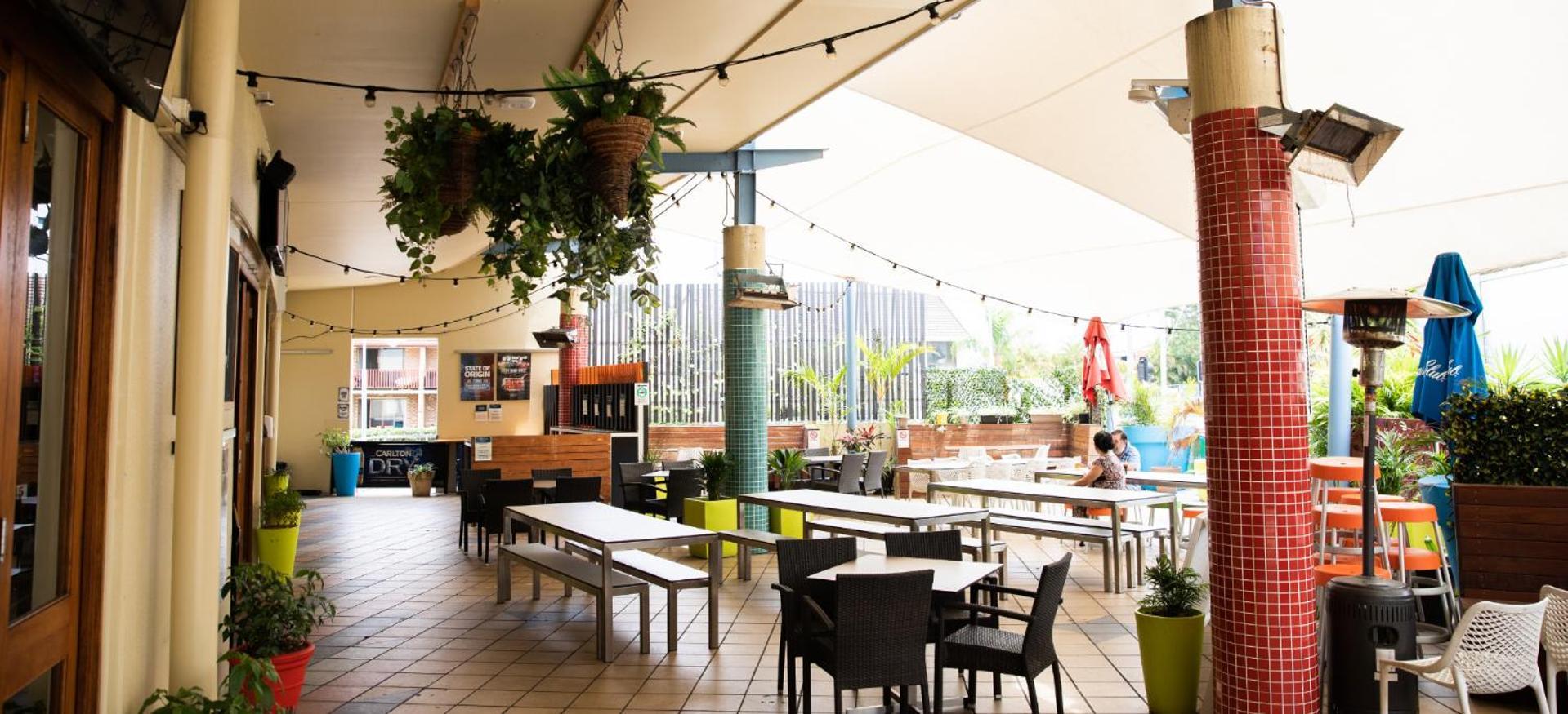 2 Bedroom Unit Mooloolaba- Walk To The Mooloolaba