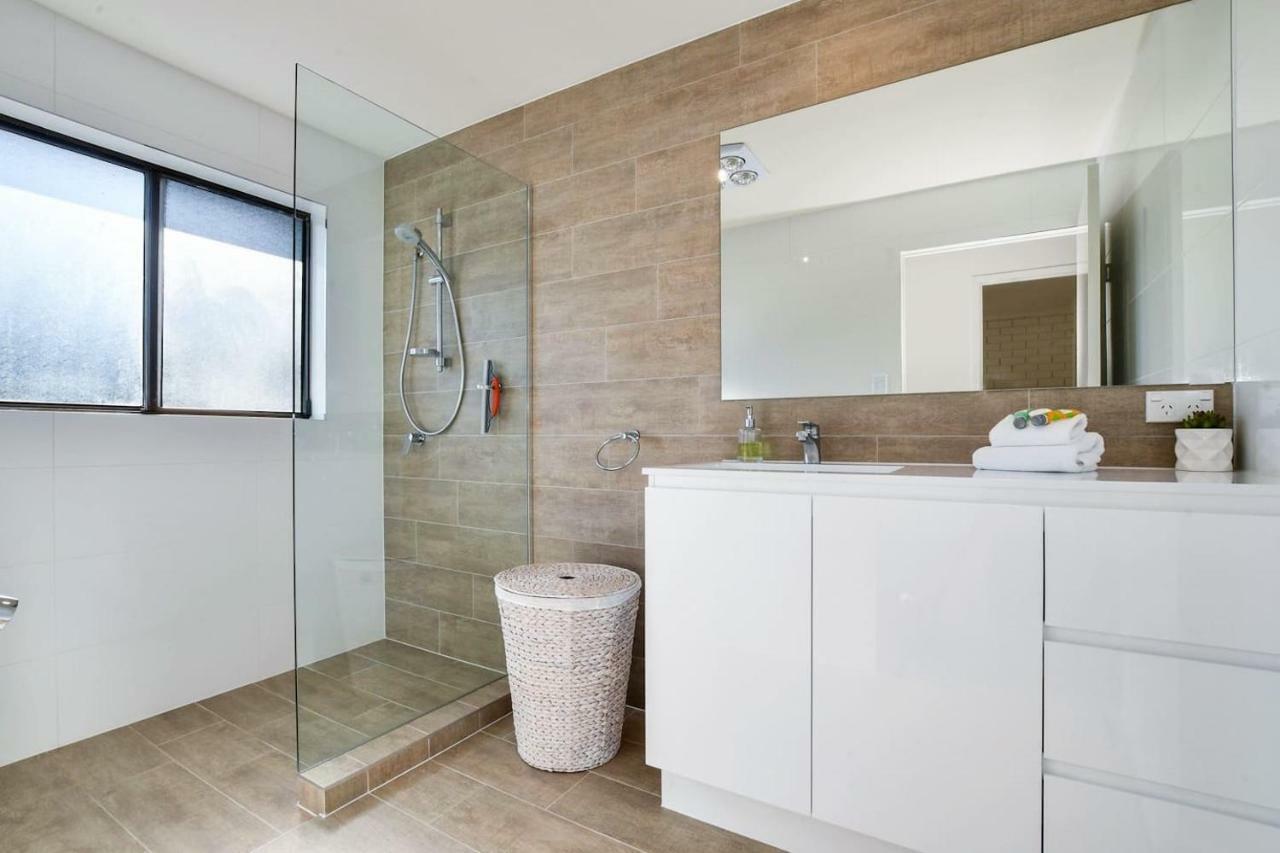 2 Bedroom Unit Mooloolaba- Walk To The Mooloolaba